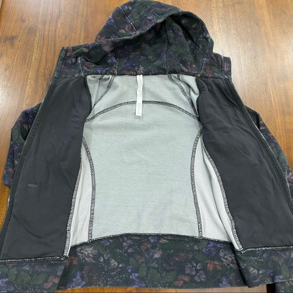 Lululemon Jacket - Picture 4 of 12